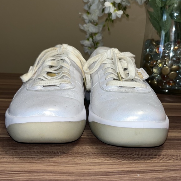 Puma white shimmery sneakers. - Picture 9 of 14